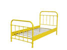 Žltá detská posteľ z kovu je veľmi netradičná