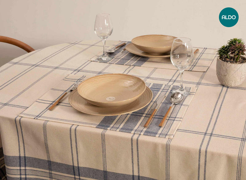 Prestieranie na jedálenský stôl Orenni blue - 4 kusy